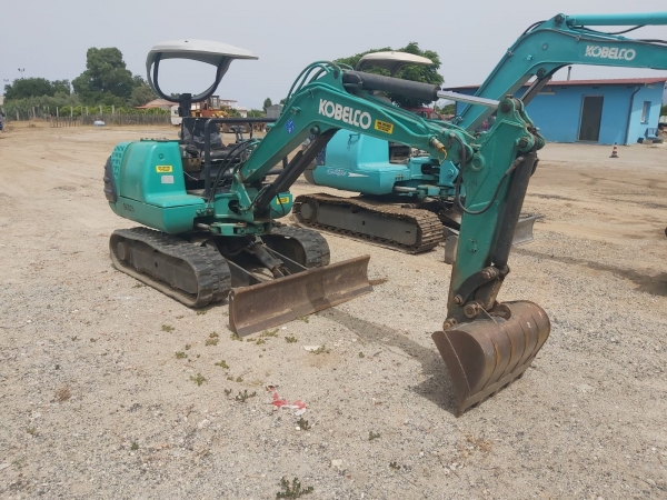 mini escavatore kobelco sk25